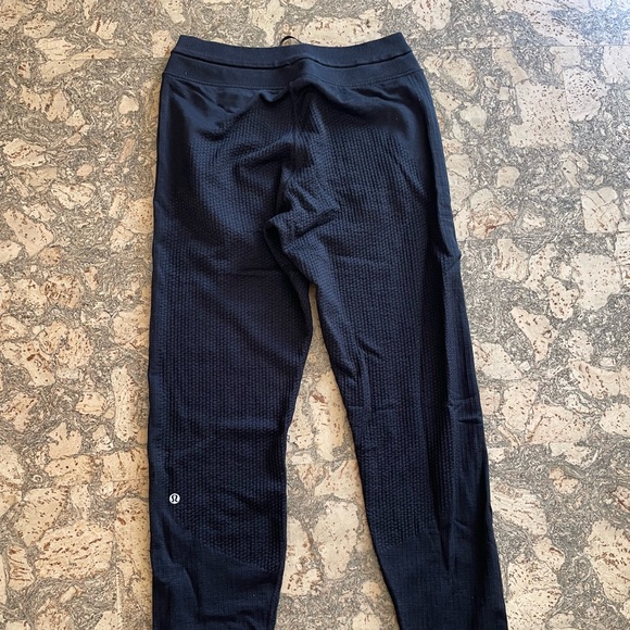 Lululemon Engineered Warmth Jogger size 4 Black - Picture 7 of 9